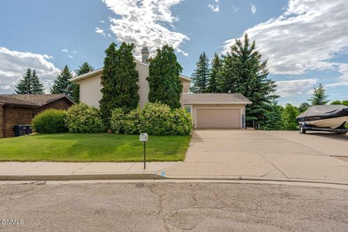 507 9th Ave Nw, Mandan, ND, 58554-2547 | Card Image