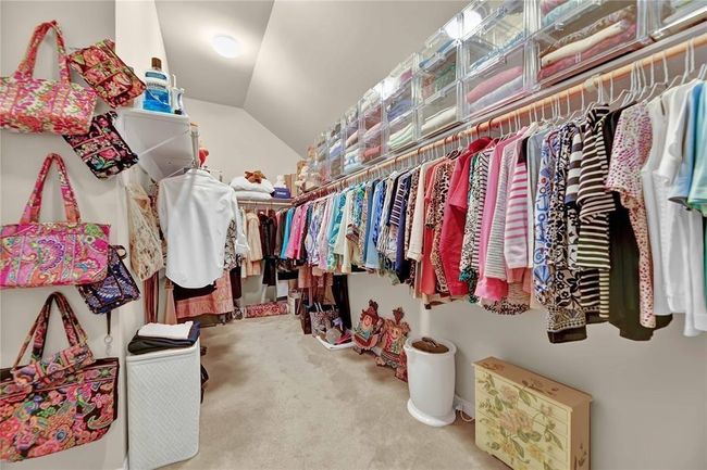 Master closet | Image 15