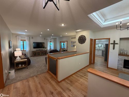 502 Kingman Cir, Fairfield, IA, 52556-3640 | Card Image