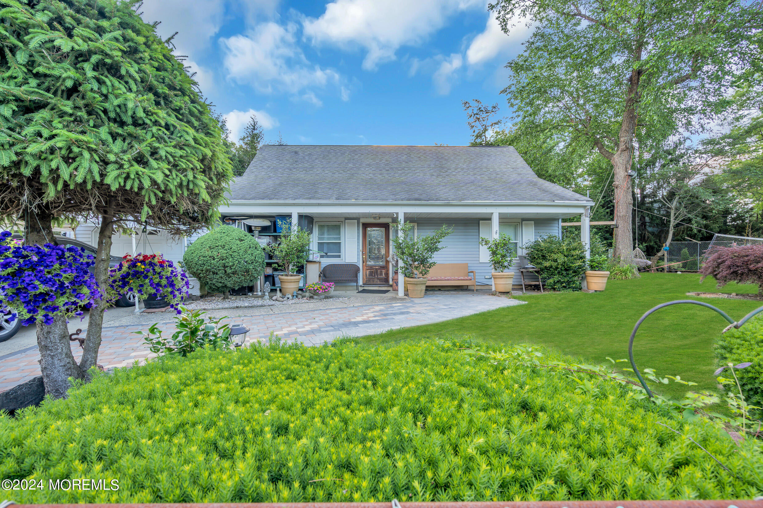 Newport Dr, Lakewood, NJ 08701