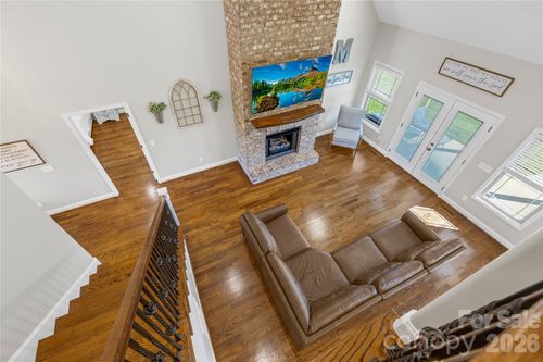 895 Oak Ridge Farms Cir, Newton, NC, 28658-9429 | Card Image