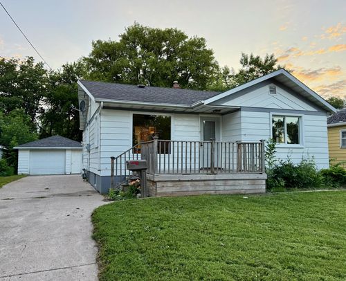 309 15th St N, Moorhead, MN, 56560-2258 | Card Image