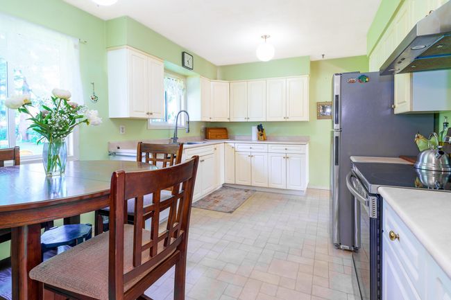 12730 226 St, House other with 3 bedrooms, 1 bathrooms and 4 parking in Maple Ridge BC | Image 13