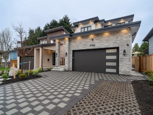 {{alt}} | Card Image