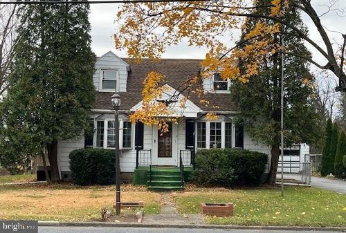 6221 Blue Bird Ave, HARRISBURG, PA, 17112-2312 | Card Image