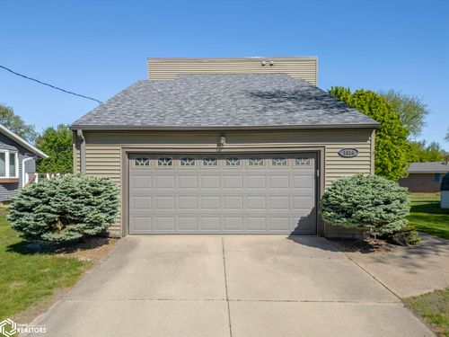 1814 Springview Dr, Mason City, IA, 50401-4762 | Card Image