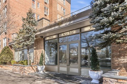 apt-4b-3901 Nostrand Ave, Brooklyn, NY, 11235-2118 | Card Image