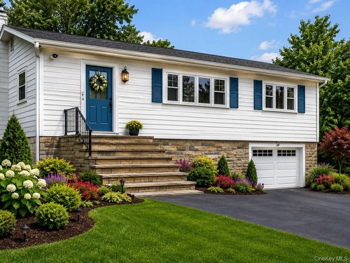 12 Houston Ave, Monroe, NY, 10950-2307 | Card Image