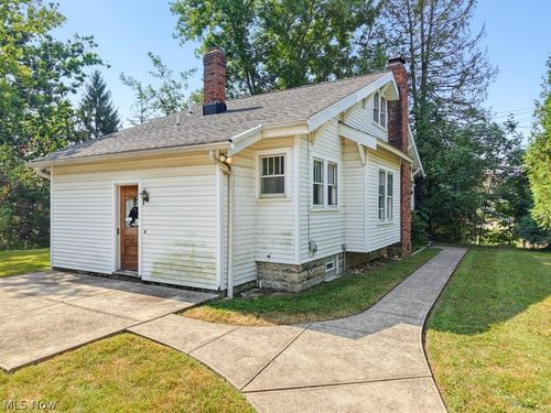 27015 Aurora Rd, Solon, OH, 44139-1801 | Card Image