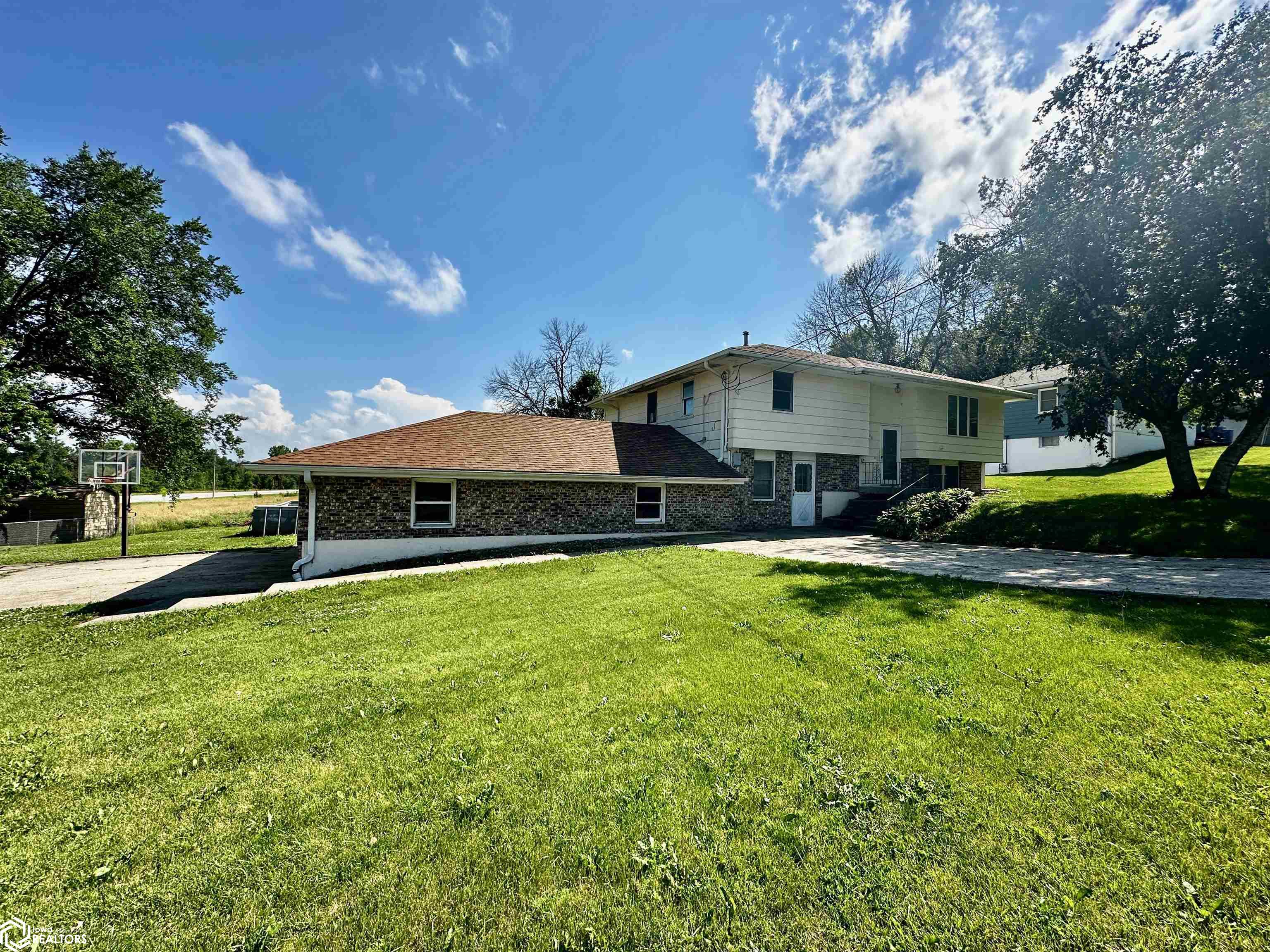 Hardin St, Bedford, IA 50833