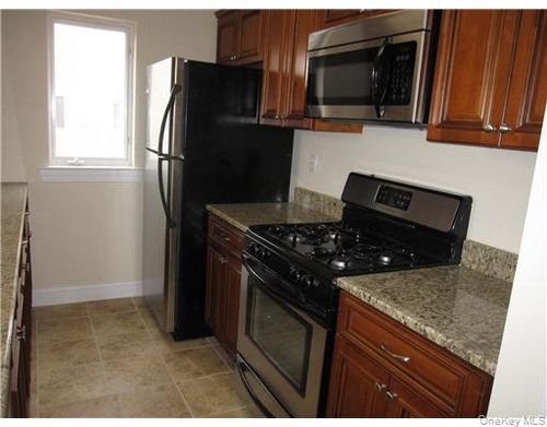 110 Tondo Cir, Harriman, NY, 10926-3458 | Card Image