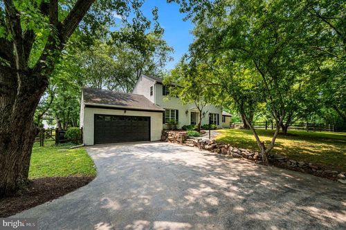 497 Black Swan Ln, BERWYN, PA, 19312-1907 | Card Image
