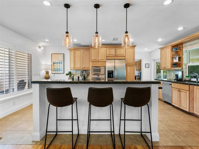 2721 Ne 45 Th St, House other with 2 bedrooms, 2 bathrooms and null parking in Lighthouse Point FL | Image 15