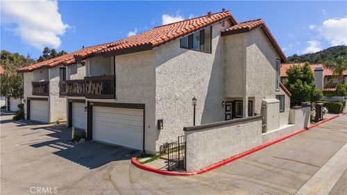 35-20931 Judah Ln, Newhall, CA, 91321-3151 | Card Image