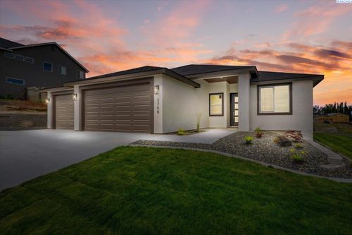 3758 S Nelson St, Kennewick, WA, 99338-2077 | Card Image