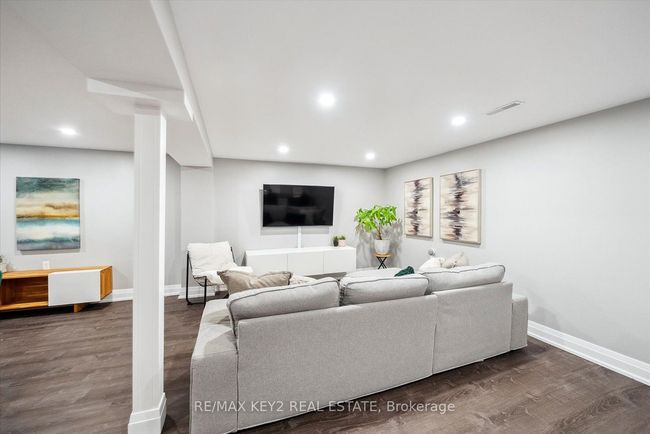 710A Krosno Blvd, House attached with 3 bedrooms, 2 bathrooms and 2 parking in Pickering ON | Image 24