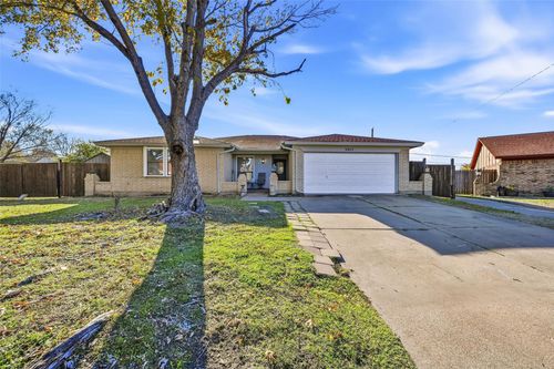 5011 Prairieview Ct S, Arlington, TX, 76017-6073 | Card Image