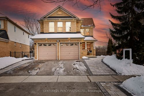 49 Wetherburn Dr, Whitby, ON, L1P1M7 | Card Image