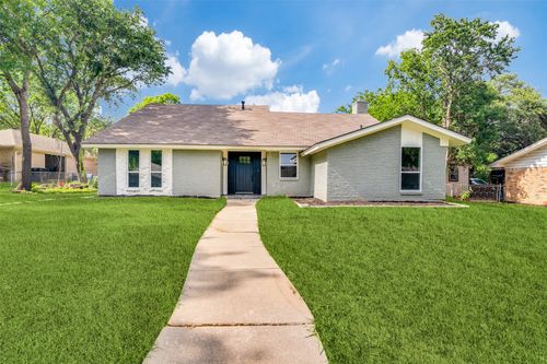 2223 Foxcroft Cir, Denton, TX, 76209-7819 | Card Image