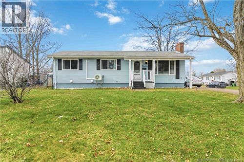 14 Finnamore St, Oromocto, NB, E2V2J7 | Card Image