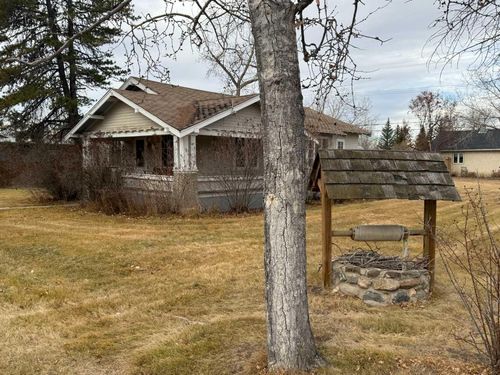 502 1 St S, Vulcan, AB, T0L2B0 | Card Image