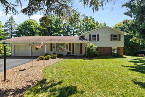 6 Silver Birch Cir, Fairport, NY, 14450-2621 | Card Image