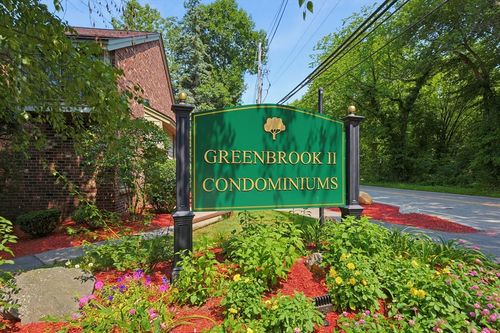 31-31 Greenbrook Dr, Stoughton, MA, 02072-4908 | Card Image