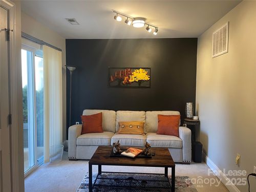 6329 Park Creek Dr, Charlotte, NC, 28262-4263 | Card Image