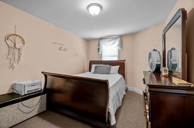 207 Buffinton St, House other with 4 bedrooms, 1 bathrooms and null parking in Fall River MA | Image 12