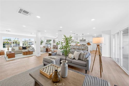 930 Rancho Cir, Fullerton, CA, 92835-3337 | Card Image