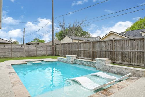 818 James Street, Deer Park, TX, 77536 | Card Image