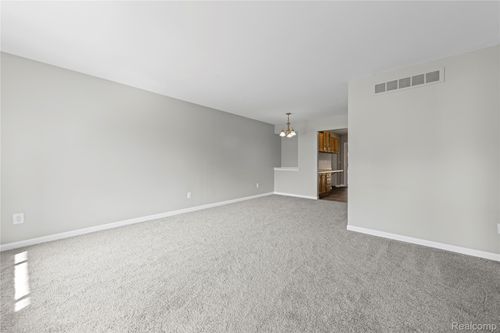 16870 Kingsbrooke Dr, Clinton Township, MI, 48038-3713 | Card Image