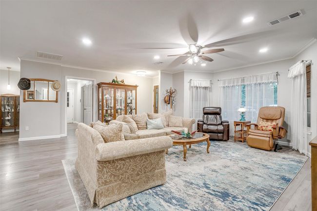 1 - 3707 Knob Hill Rd, Home with 5 bedrooms, 4 bathrooms and 3 parking in Azle TX | Image 4
