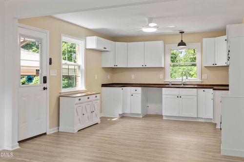 437 Woodsdale Rd, Roxboro, NC, 27573-2619 | Card Image