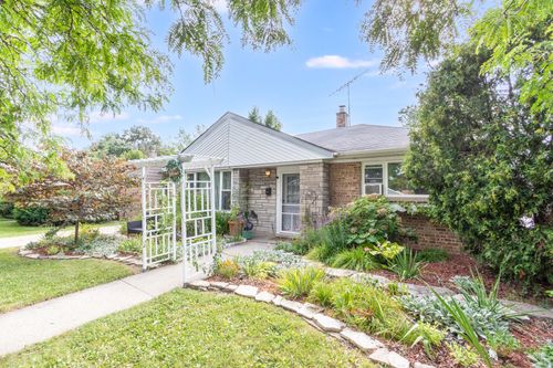 17638 Roosevelt Ave, Homewood, IL, 60430-1042 | Card Image