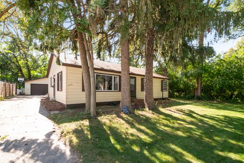 2116 Hanover St, Joliet, IL, 60433-1520 | Card Image