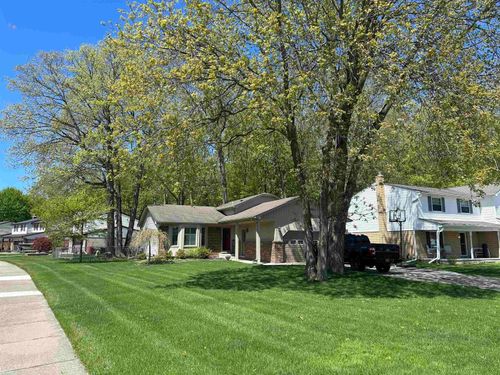 51901 D W Seaton Dr, Chesterfield, MI, 48047-1459 | Card Image