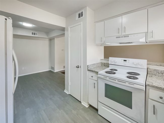 1985 Shorewood Dr, Condo with 3 bedrooms, 3 bathrooms and null parking in Grapevine TX | Image 19