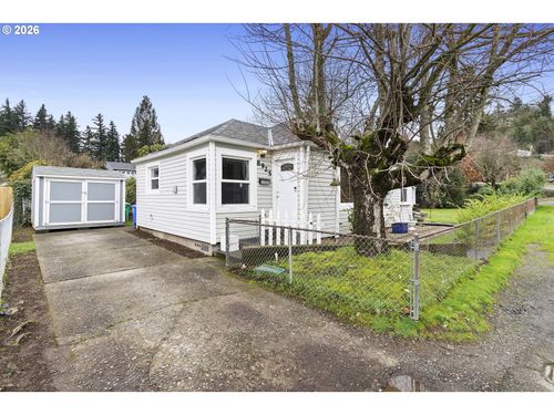 8925 Ne Fremont St, Portland, OR, 97220-5159 | Card Image