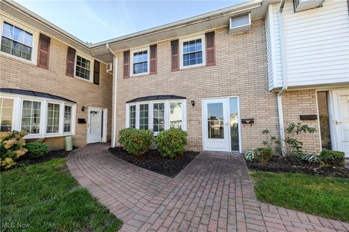 unit-21-9 Meadowlawn Dr, Mentor, OH, 44060-6228 | Card Image