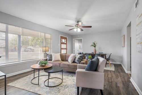 10325 Fern Dr, Dallas, TX, 75228-3250 | Card Image