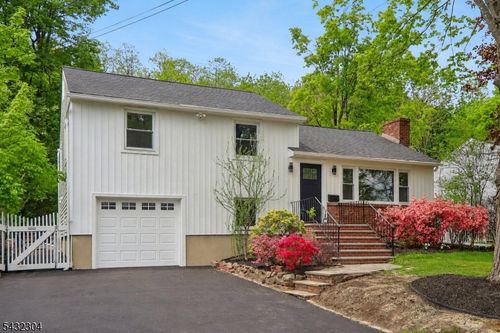 34 Clark St, Summit, NJ, 07901-4047 | Card Image