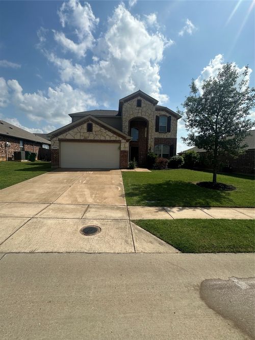 8404 Sioux Trl, Aubrey, TX, 76227-1419 | Card Image