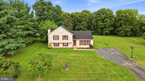 309 Nansfield Dr, HARPERS FERRY, WV, 25425-3159 | Card Image