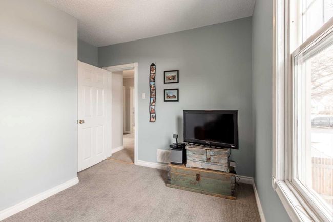 1310 7 Avenue S, Home with 4 bedrooms, 2 bathrooms and 4 parking in Lethbridge AB | Image 28