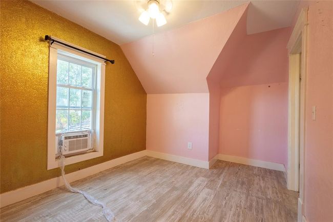 Upstairs sitting room | Image 22