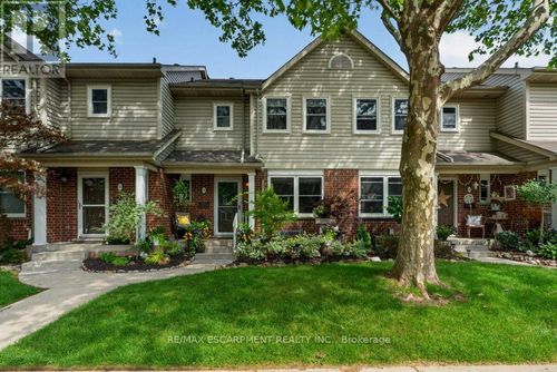 55-55 Kerman Ave, Grimsby, ON, L3M5G2 | Card Image