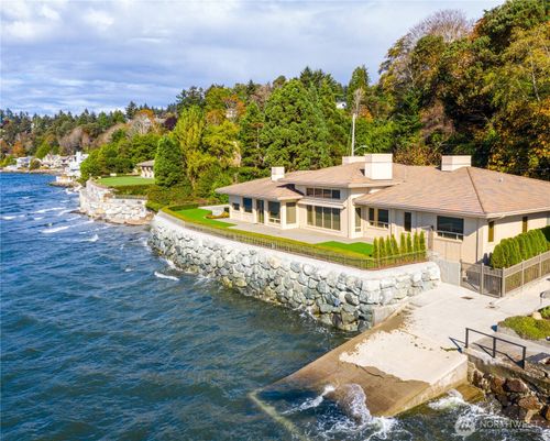 12701 Standring Ln Sw, Burien, WA, 98146-3067 | Card Image