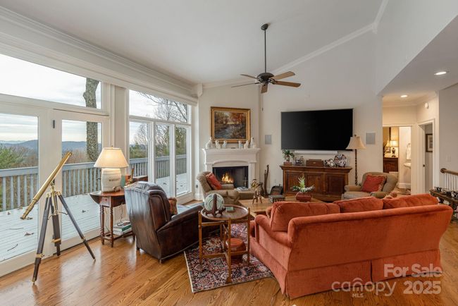 135 Poplar Loop Dr, House other with 3 bedrooms, 5 bathrooms and null parking in Flat Rock NC | Image 9