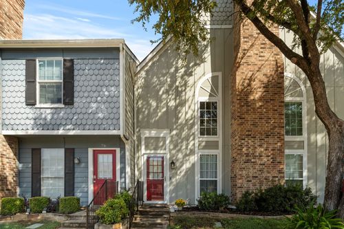 79 Winchester Dr, Euless, TX, 76039-4213 | Card Image